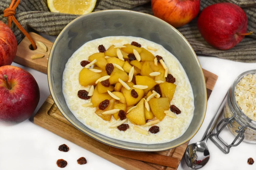 Reisflocken Porridge mit Apfel und Rosinen-Rezept-ballesworld