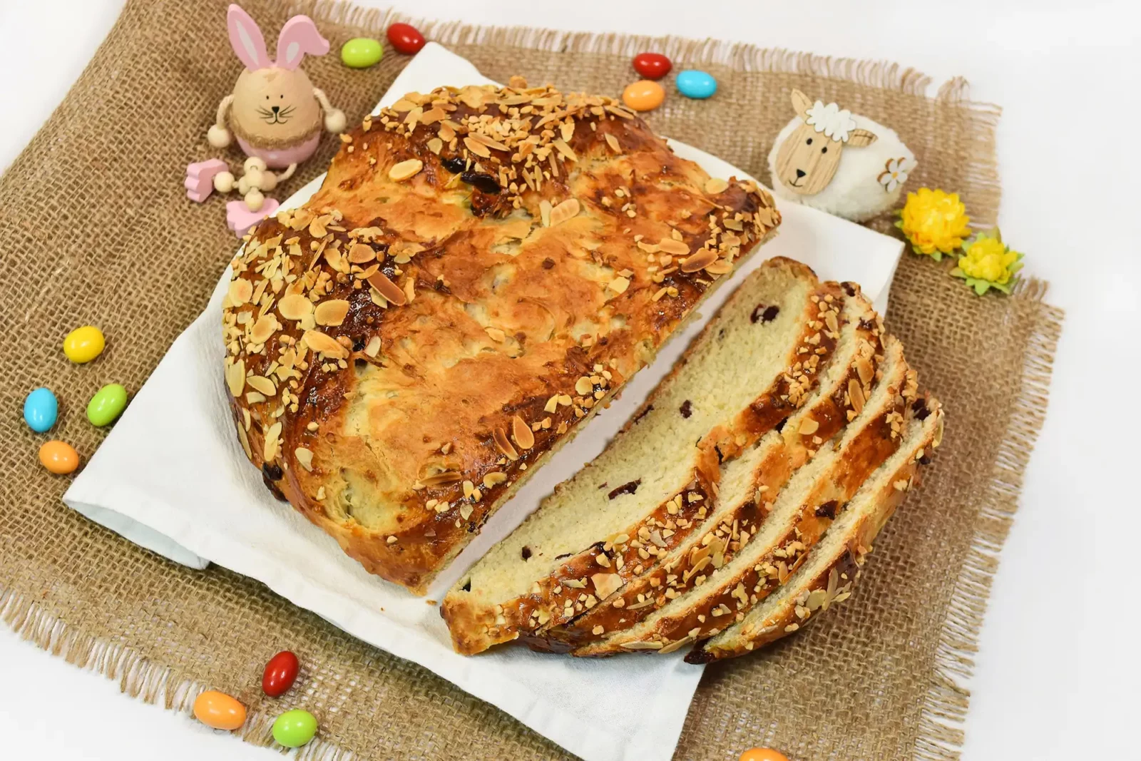 Osterbrot mit Cranberrys und Mandeln - BallesWorld