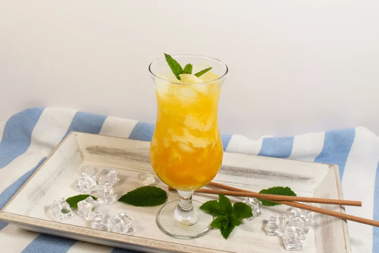 Batida de Coco Mango Cocktail-Anrichten-ballesworld