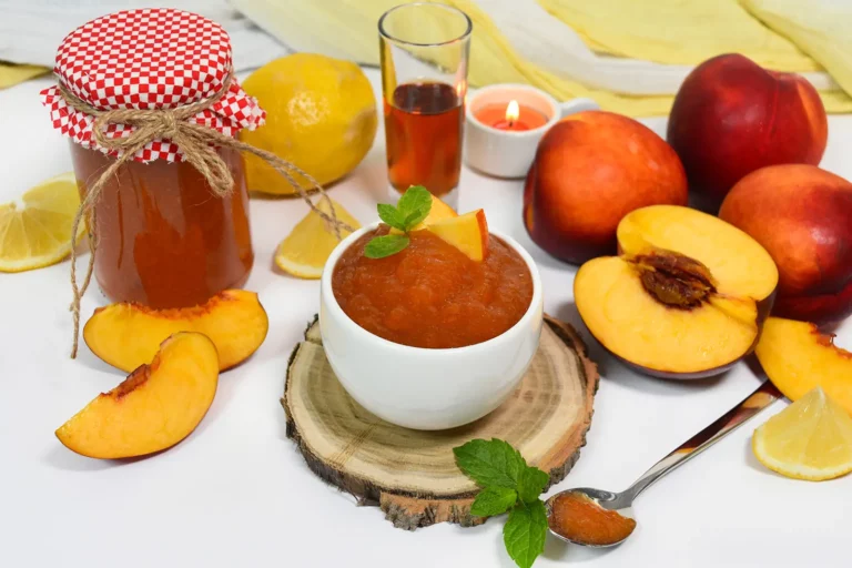 Nektarinen Marmelade mit Amaretto-Anrichten-ballesworld