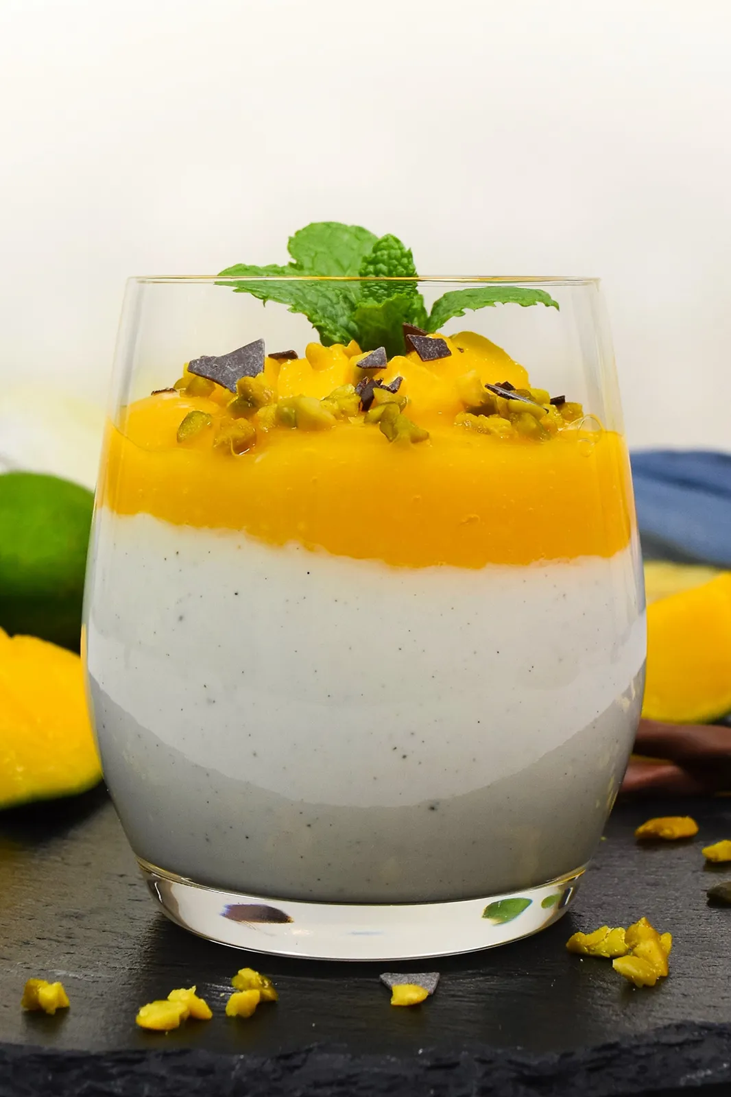 Griechischer Joghurt mit Mango Mousse-Dessert-ballesworld