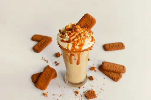 Biscoff Milkshake-Servieren-ballesworld