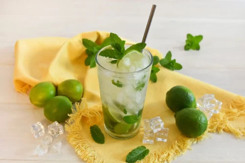 Virgin Mojito-Servieren-ballesworld