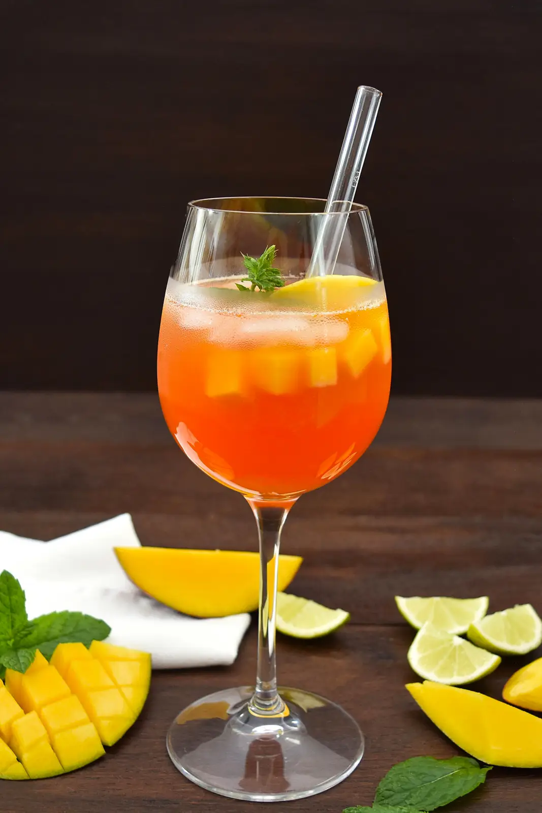 Aperol Mango Spritz-Kalte Getränke-ballesworld
