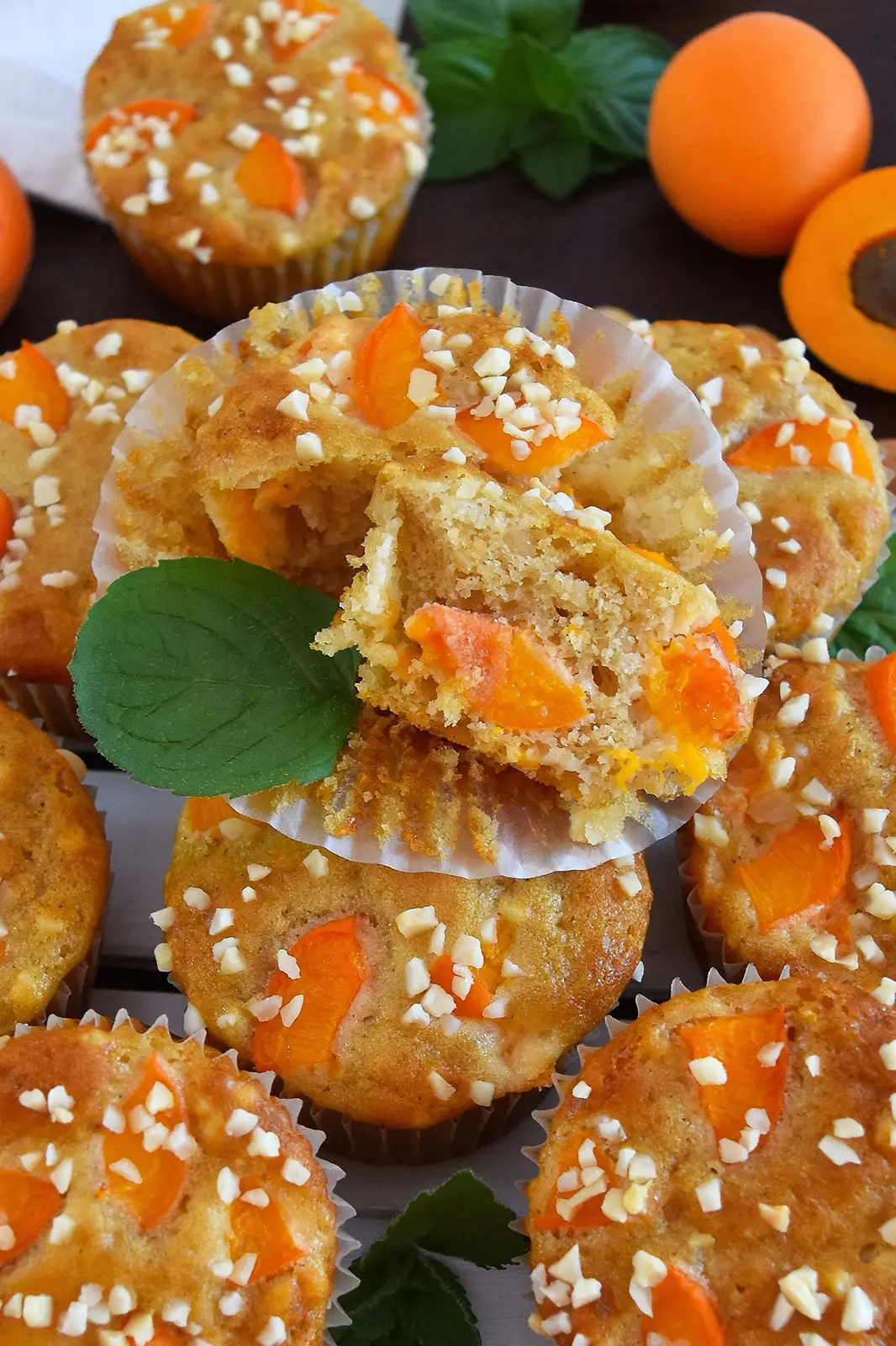 Aprikosen Muffins mit Mandel-Crunch-Dessert-ballesworld