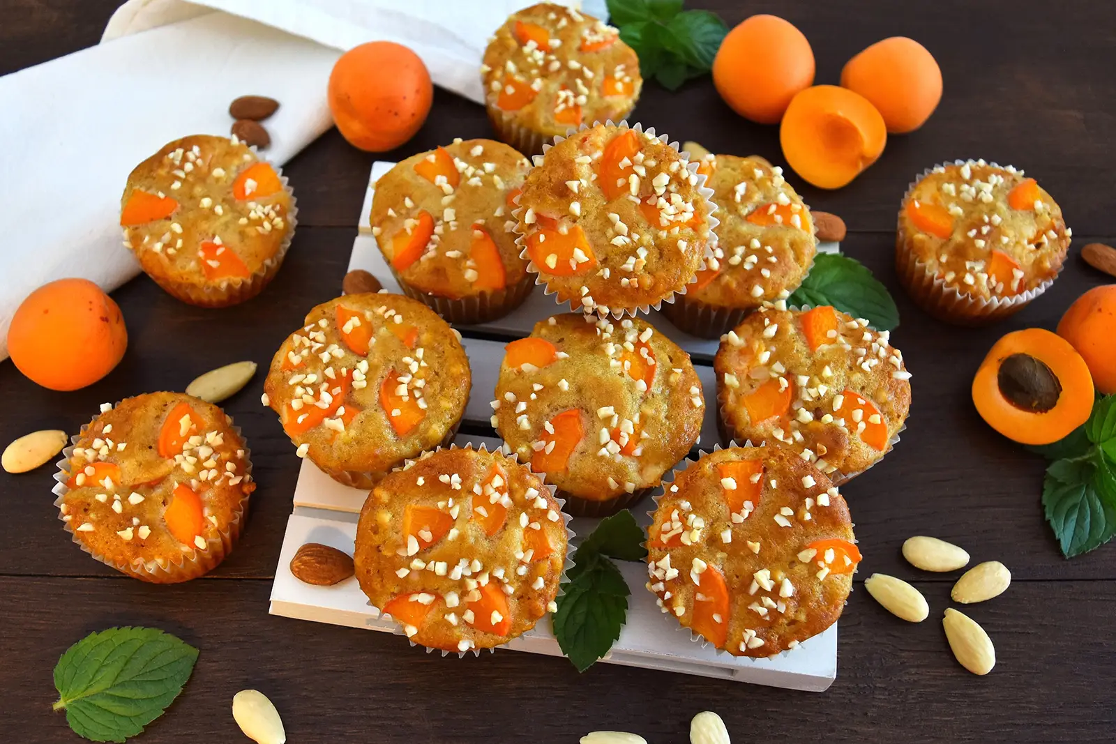 Aprikosen Muffins mit Mandel-Crunch-Rezept-ballesworld