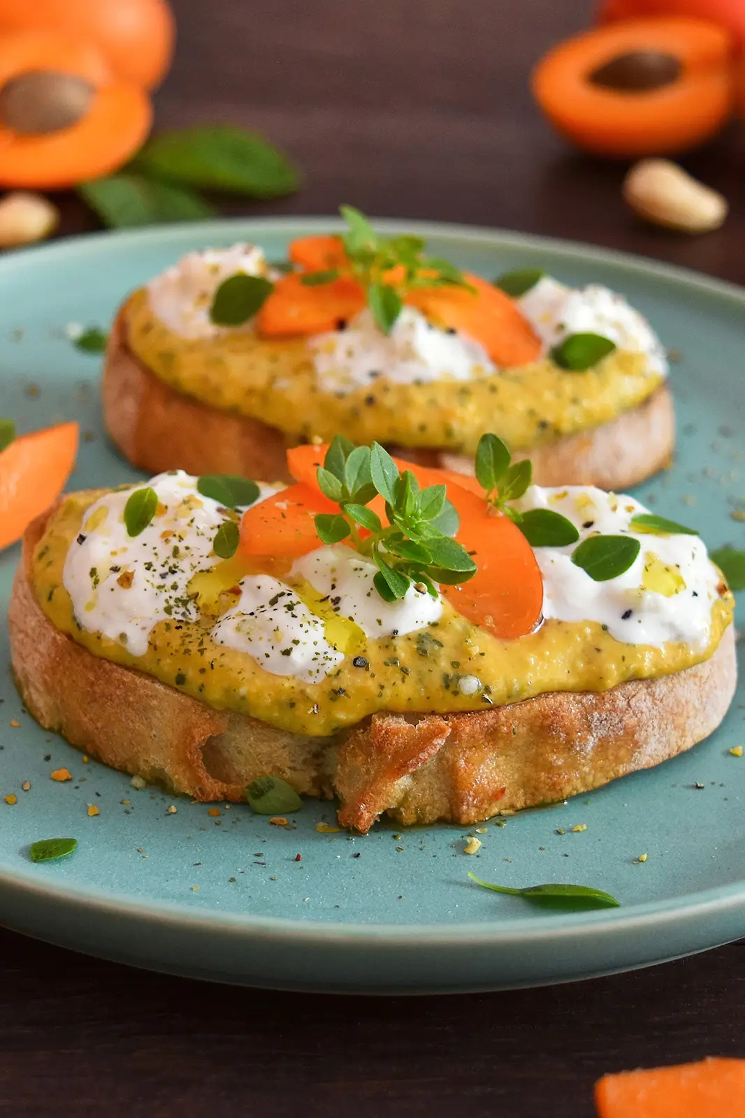 Burrata-Bruschetta mit Aprikosen Pesto-Snack-ballesworld