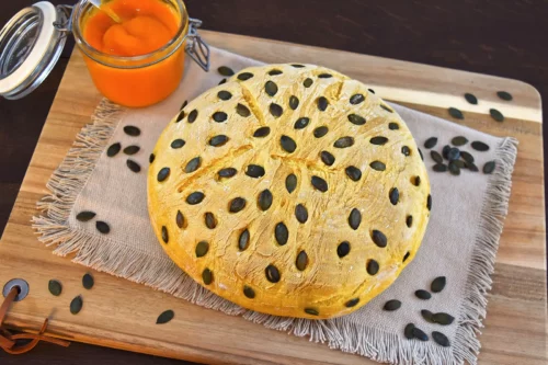 Saftiges Kürbisbrot-einfaches Rezept mit Kürbispüree-Servieren-ballesworld