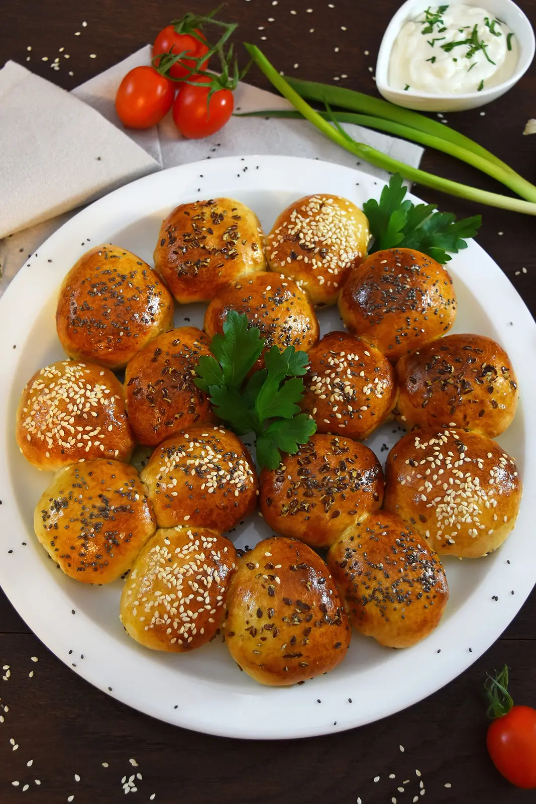 Gefüllte Snack-Brötchen aus der Heißluftfritteuse-Fingerfood-ballesworld