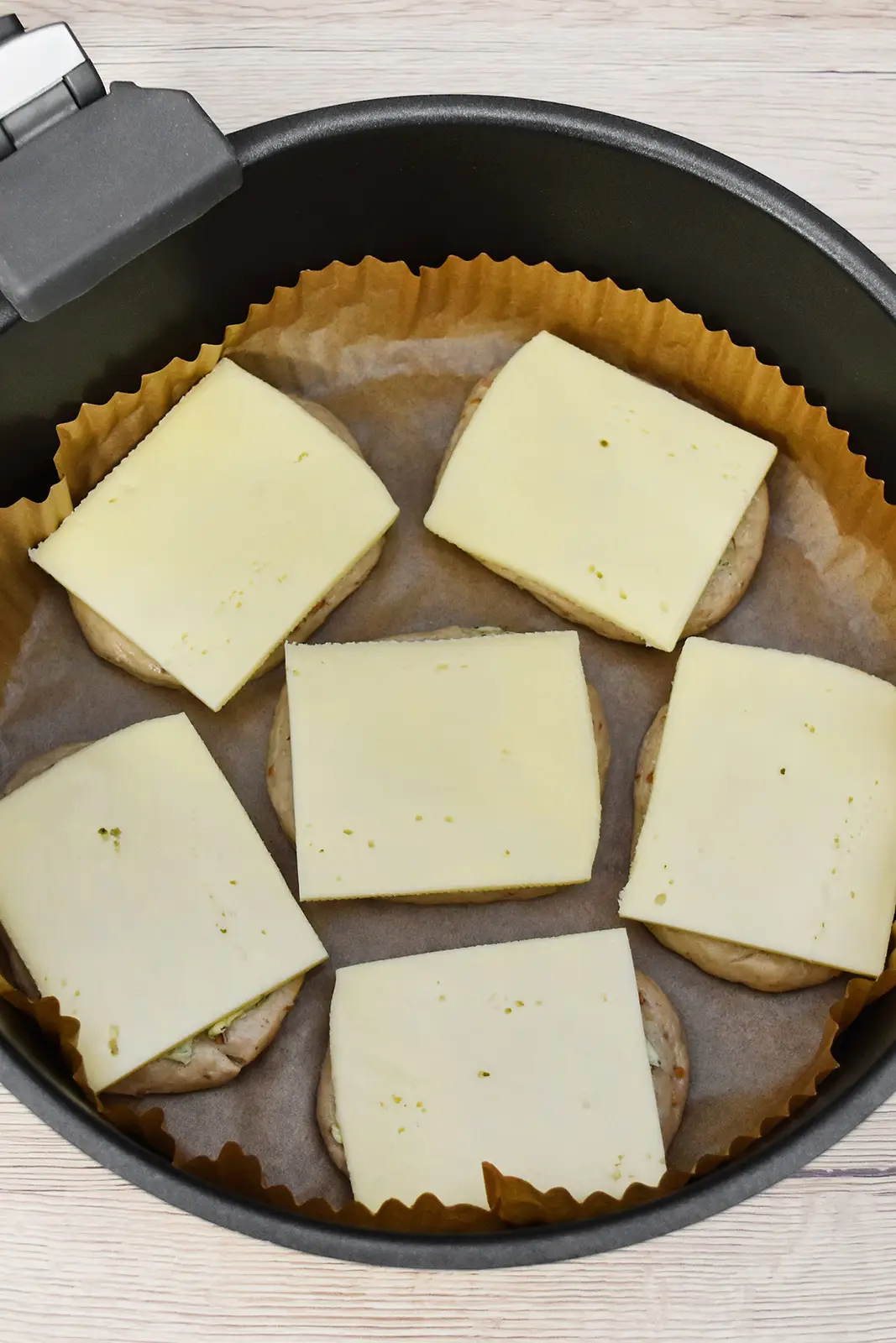 Raclette-Brötchen aus der Heißluftfritteuse-Frühstück-ballesworld