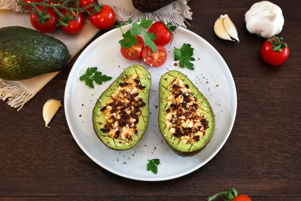 Gefüllte Avocado aus der Heißluftfritteuse-Rezepte-ballesworld