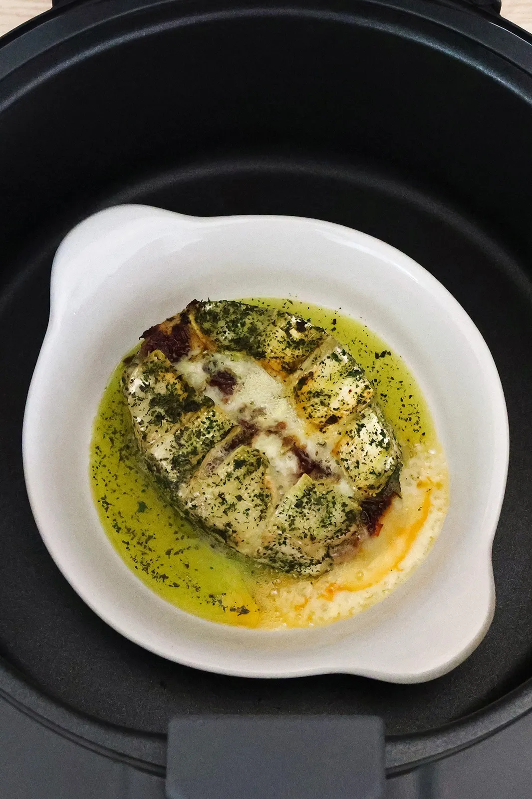 Tomaten-Kräuter-Camembert aus der Heißluftfritteuse-Snack-ballesworld