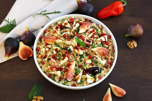 Couscous Salat mit Feigen und Mozzarella-Anrichten-ballesworld
