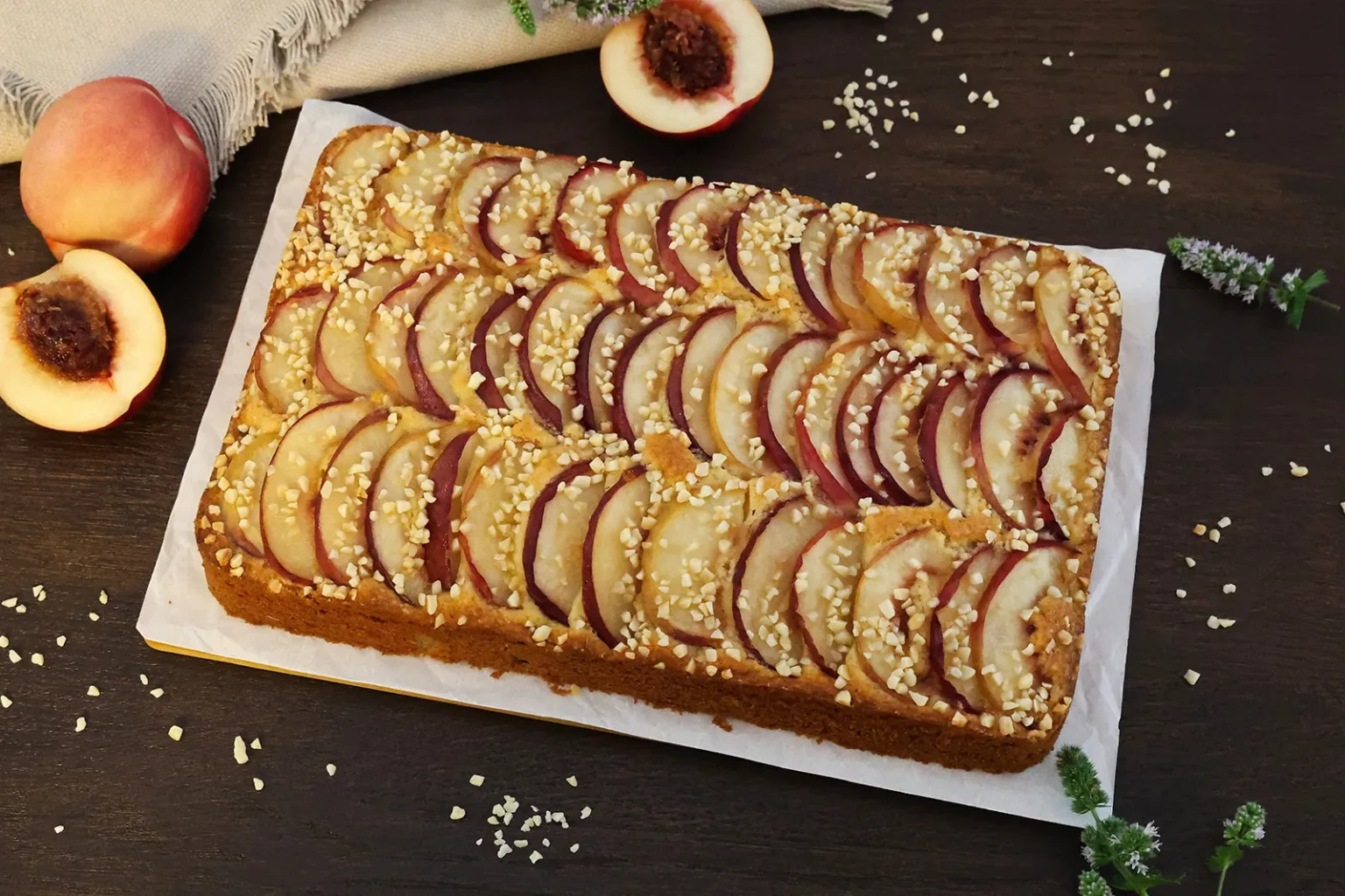 Nektarinen-Kuchen mit Mandel-Crunch-Rezept-ballesworld