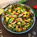 Ananas-Salat mit Hähnchen und Avocado-Rezept-ballesworld
