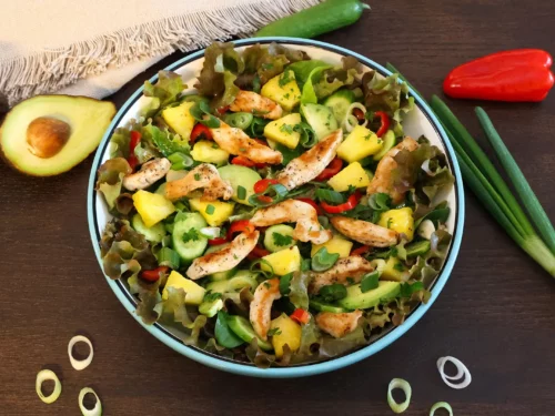 Ananas-Salat mit Hähnchen und Avocado-Rezept-ballesworld