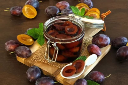 Eingelegte Zwetschgen in Calvados-Rezept-ballesworld
