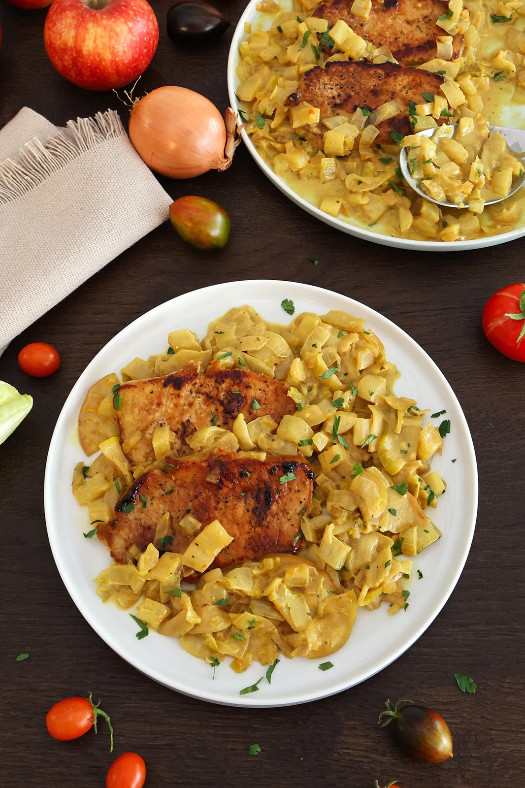 Schweinesteak mit Chicorée-Apfel-Soße-Hauptgericht-ballesworld
